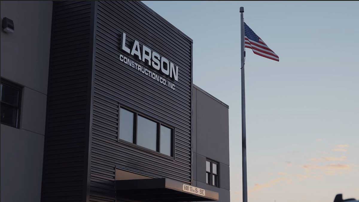 Larson Construction Company Logo