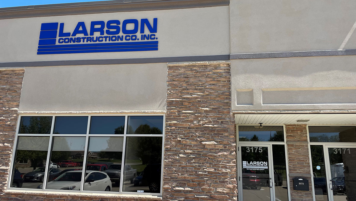 Larson Construction Company Logo