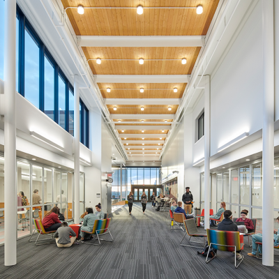Invision Waterloocareercenter 229 191023 Maincorridor4 Web